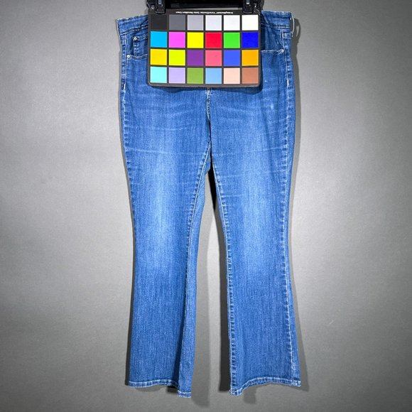 Signature Levi Strauss Mid Rise Bootcut Jeans Size 16S W33 X L30 - Picture 15 of 16